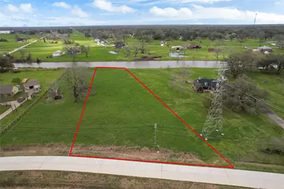 708 Winchester Trail, Angleton, TX 77515 - Photo 2