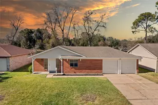 5330 Royal Oak Dr, Texas City, TX 77591 - Photo 1