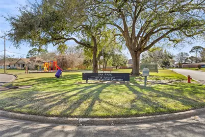 5330 Royal Oak Drive, Texas City, TX 77591 - Photo 22