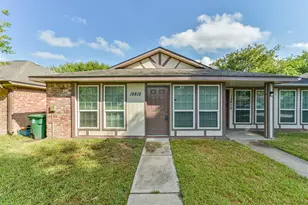 12812 Shannon Hills Dr, Houston, TX 77099 - Photo 2