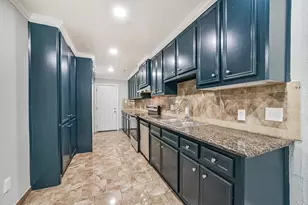 12812 Shannon Hills Dr, Houston, TX 77099 - Photo 10