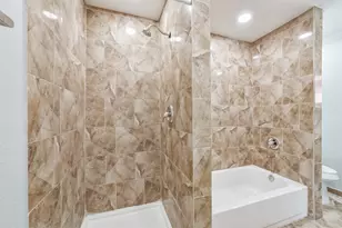 12812 Shannon Hills Dr, Houston, TX 77099 - Photo 24