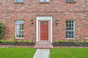 12818 Chamberlain Dr, Houston, TX 77077 - Photo 2