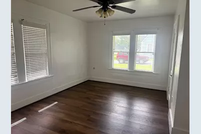 913 Fowlkes Street, Sealy, TX 77474 - Photo 10