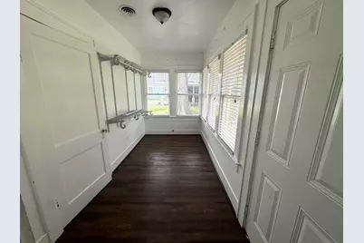 913 Fowlkes Street, Sealy, TX 77474 - Photo 6