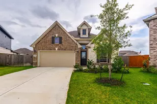 1902 Middle Pass Ln, Angleton, TX 77515 - Photo 1