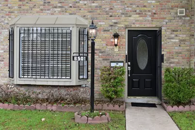 6501 Gambier Lane, Bellaire, TX 77401 - Photo 2
