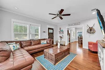 3807 Avenue R, Galveston, TX 77550 - Photo 10