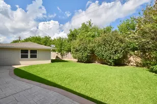 1007 Blue Willow Dr, Houston, TX 77042 - Photo 50