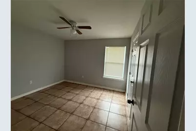 311 Kansas Street, Bacliff, TX 77518 - Photo 6