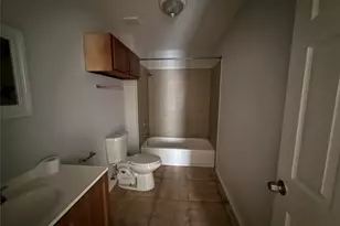 311 Kansas St, Bacliff, TX 77518 - Photo 8