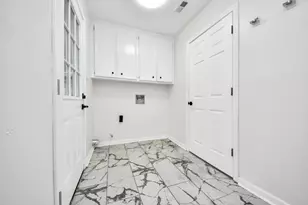 1319 Forsythe Ln, Houston, TX 77073 - Photo 10