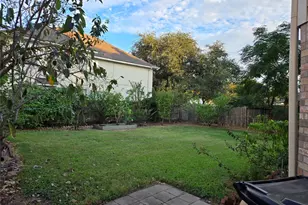 11015 Sporting Hill Ln, Sugar Land, TX 77498 - Photo 6