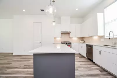 11119 Savannah Woods Lane, Houston, TX 77043 - Photo 12