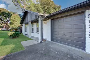 9515 Meadowglen Ln, Houston, TX 77063 - Photo 38