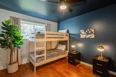 9515 Meadowglen Lane, Houston, TX 77063 - Photo 28