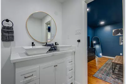 9515 Meadowglen Lane, Houston, TX 77063 - Photo 16