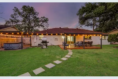 9515 Meadowglen Lane, Houston, TX 77063 - Photo 40