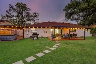 9515 Meadowglen Ln, Houston, TX 77063 - Photo 40