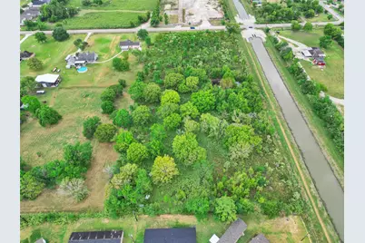 2020 E Wallisville Road, Highlands, TX 77562 - Photo 6