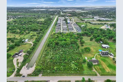 2020 E Wallisville Road, Highlands, TX 77562 - Photo 8