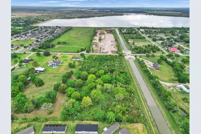 2020 E Wallisville Road, Highlands, TX 77562 - Photo 2