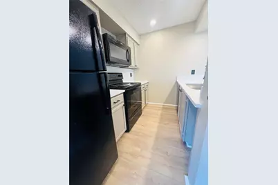 3900 Aspen Drive #B201, Montgomery, TX 77356 - Photo 10