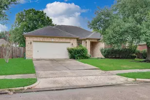 7107 Trimstone Dr, Pasadena, TX 77505 - Photo 2
