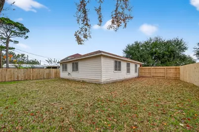 16022 Old River Road, Channelview, TX 77530 - Photo 32