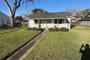 329 Lazy Ln, Wharton, TX 77488 - Photo 10