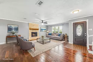 8 Arlington St, Conroe, TX 77301 - Photo 2