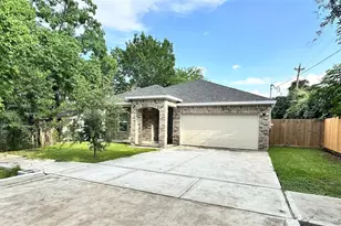 304 Armstrong St, Houston, TX 77029 - Photo 2