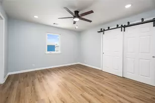 901 Bonita St, Bayou Vista, TX 77563 - Photo 8