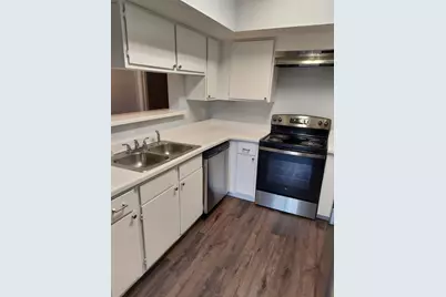 10855 Meadowglen Lane #1108, Houston, TX 77042 - Photo 6