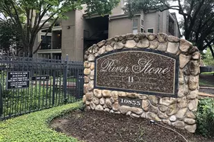 10855 Meadowglen Ln, Houston, TX 77042 - Photo 14