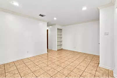 10652 Hazelhurst Drive #29, Houston, TX 77043 - Photo 4