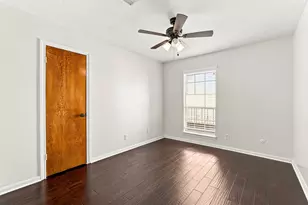 10652 Hazelhurst Dr, Houston, TX 77043 - Photo 16