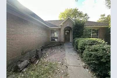 1310 Village Court Boulevard, Rosenberg, TX 77471 - Photo 2