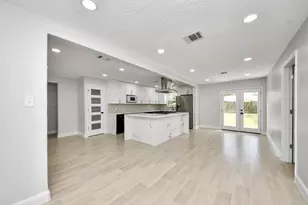 4501 Verdome Ln, Houston, TX 77092 - Photo 2