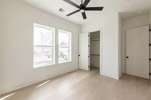 1122 E 27th St, Houston, TX 77009 - Photo 32