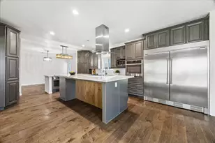 1030 Crossroads Dr, Houston, TX 77079 - Photo 6