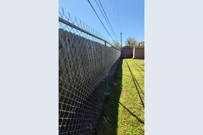 4219 Dragonwick Drive, Houston, TX 77045 - Photo 12