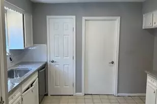 7839 Vernwood St, Houston, TX 77040 - Photo 4