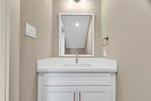 28 Cmdr. Runco Ln, Taylor Lake Village, TX 77586 - Photo 26