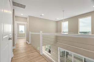 28 Cmdr. Runco Ln, Taylor Lake Village, TX 77586 - Photo 20