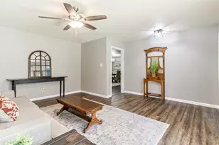 404 S 14th St, West Columbia, TX 77486 - Photo 12