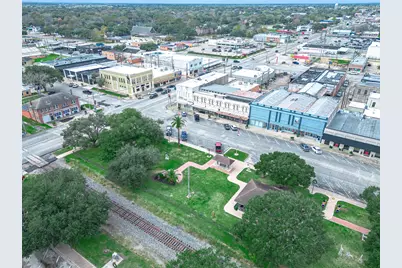 101 E Monseratte Street, El Campo, TX 77437 - Photo 36