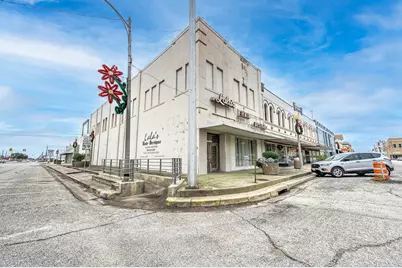 101 E Monseratte Street, El Campo, TX 77437 - Photo 6