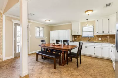 1112 W Mulberry Street, Angleton, TX 77515 - Photo 4