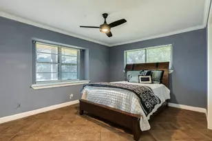 1112 W Mulberry St, Angleton, TX 77515 - Photo 14